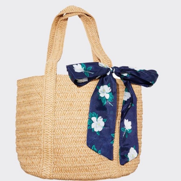 Draper James Handbags - 🌻 Draper James Straw Bag with floral scarf
